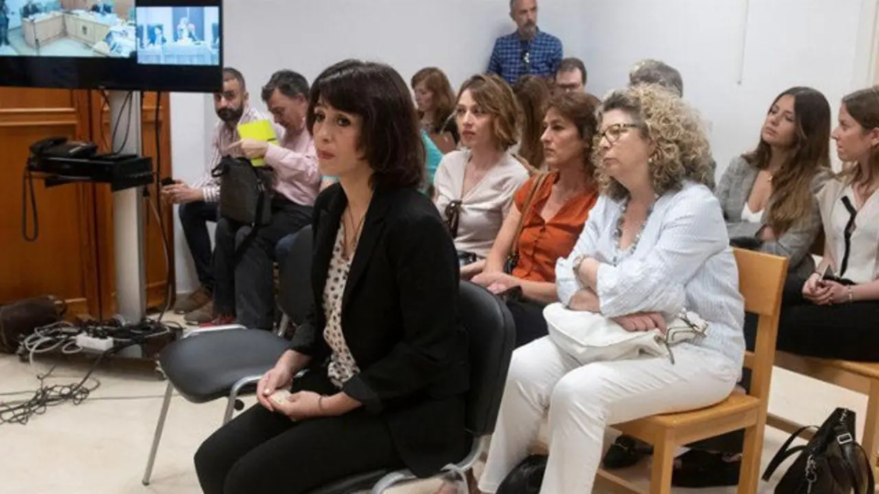 Juana Rivas en la sala del Juzgado de lo Penal 1 de Granada, este jueves. MIGUEL ÁNGEL MOLINA (EFE)