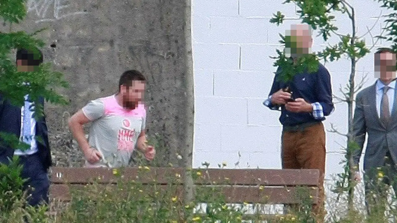 El Chicle corrió simulando el robo de gasoil. CABALAR (EFE) - Portada