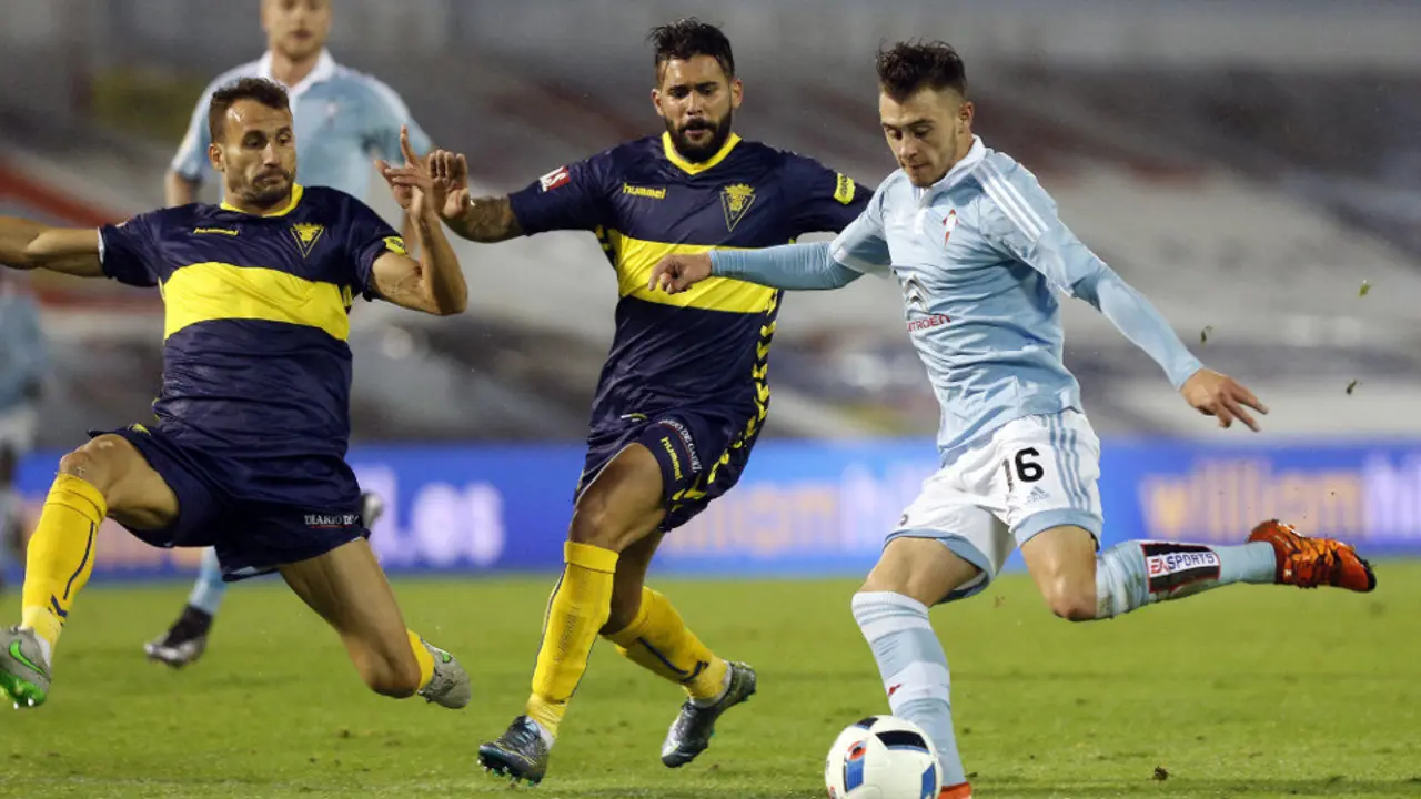 Drazic, en un partido de Copa con el primer equipo ante el Cádiz. EFE