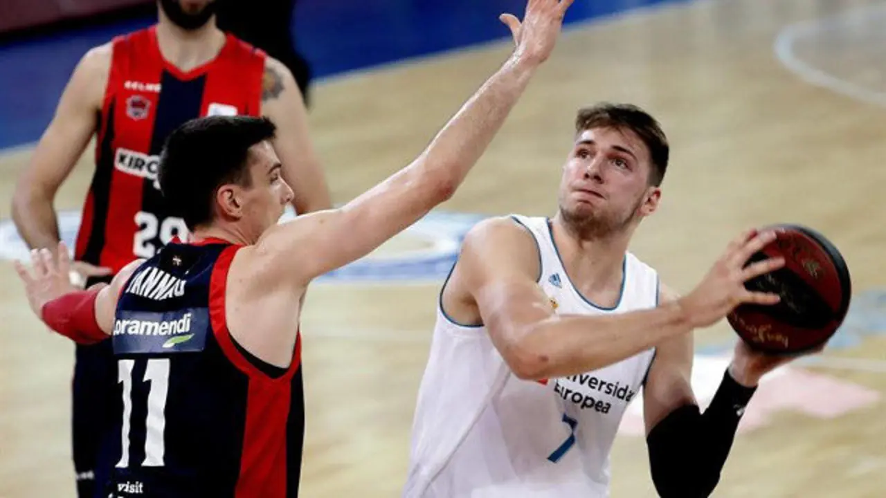 Luka Doncic en el Baskonia - Real Madrid. DAVID AGUILAR (EFE)