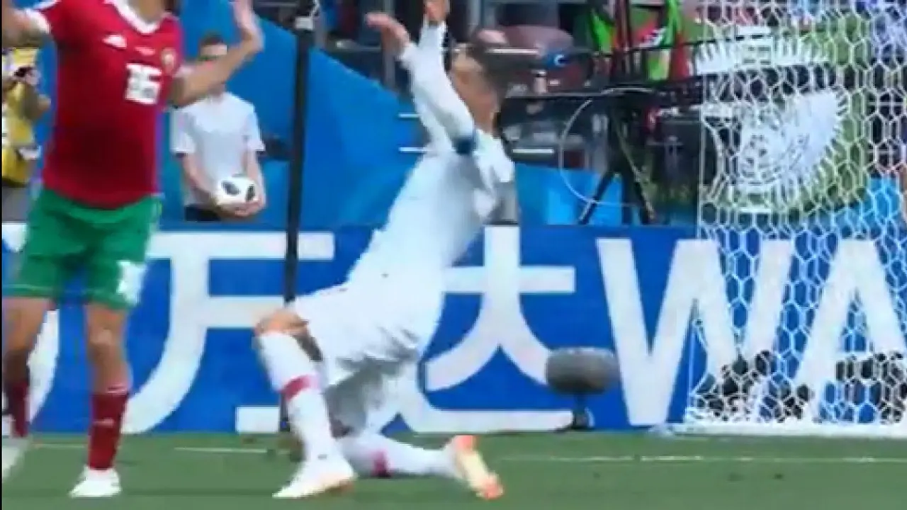 Momento en el que cae Cristiano Ronaldo