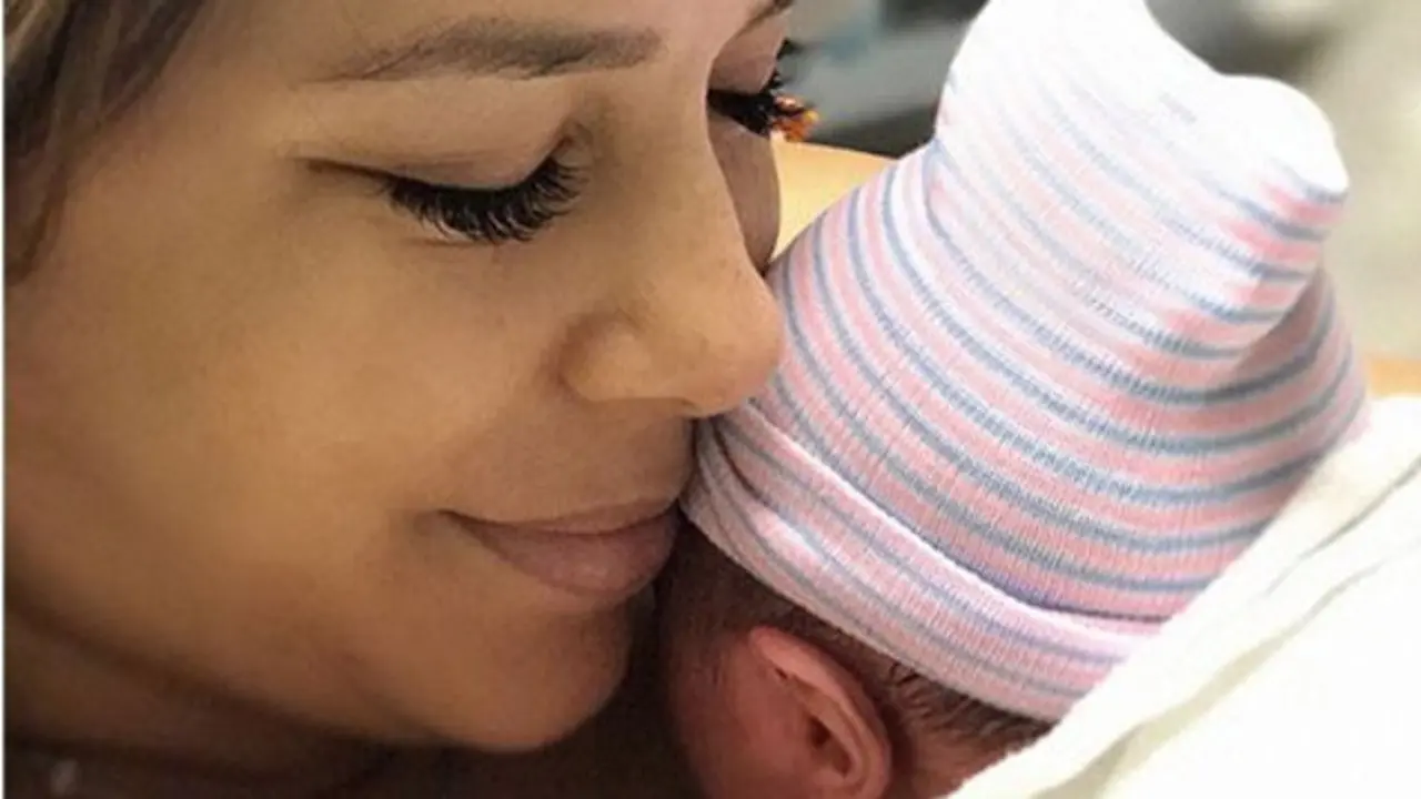 Longoria con su hijo. HOLA