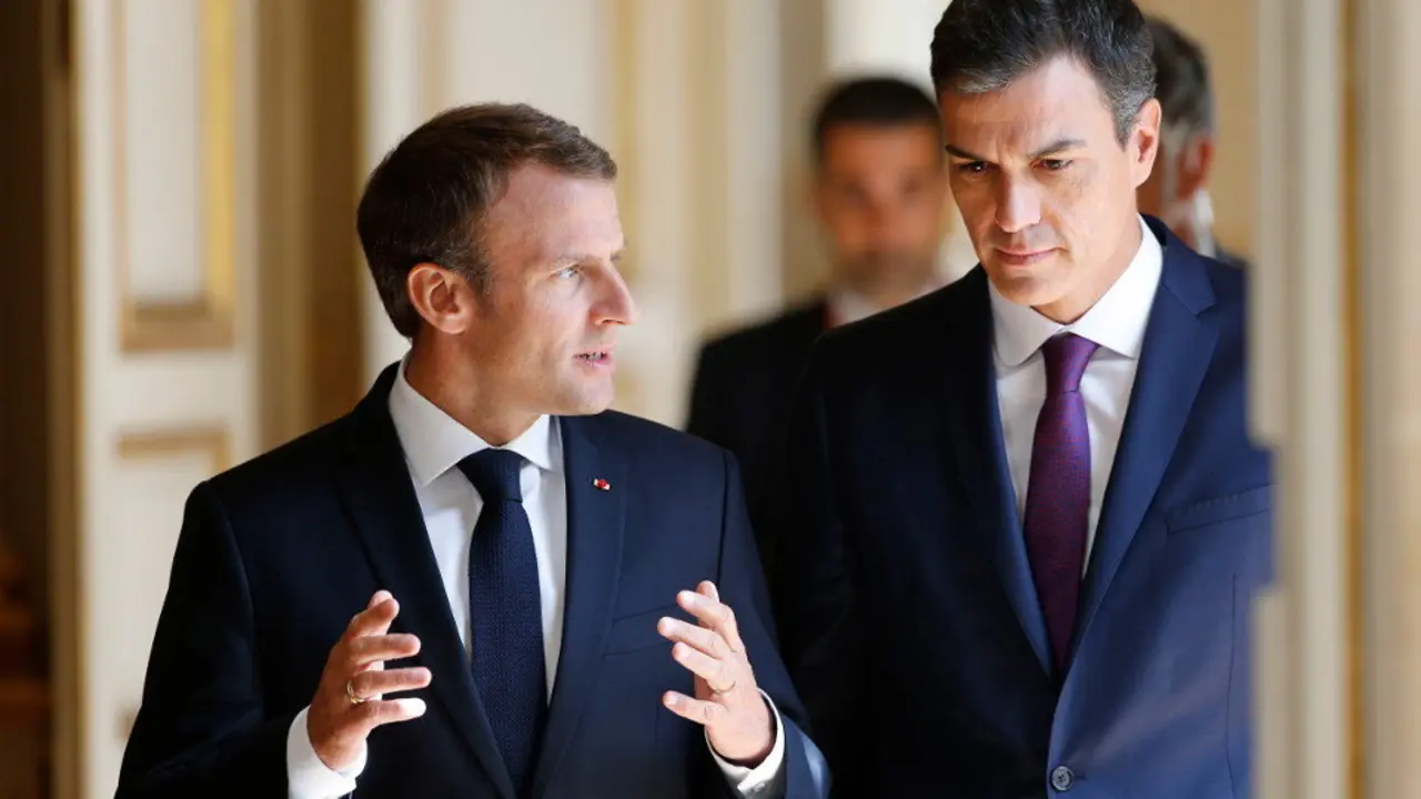 Emmanuel Macron y Pedro Sánchez. EFE/EPA