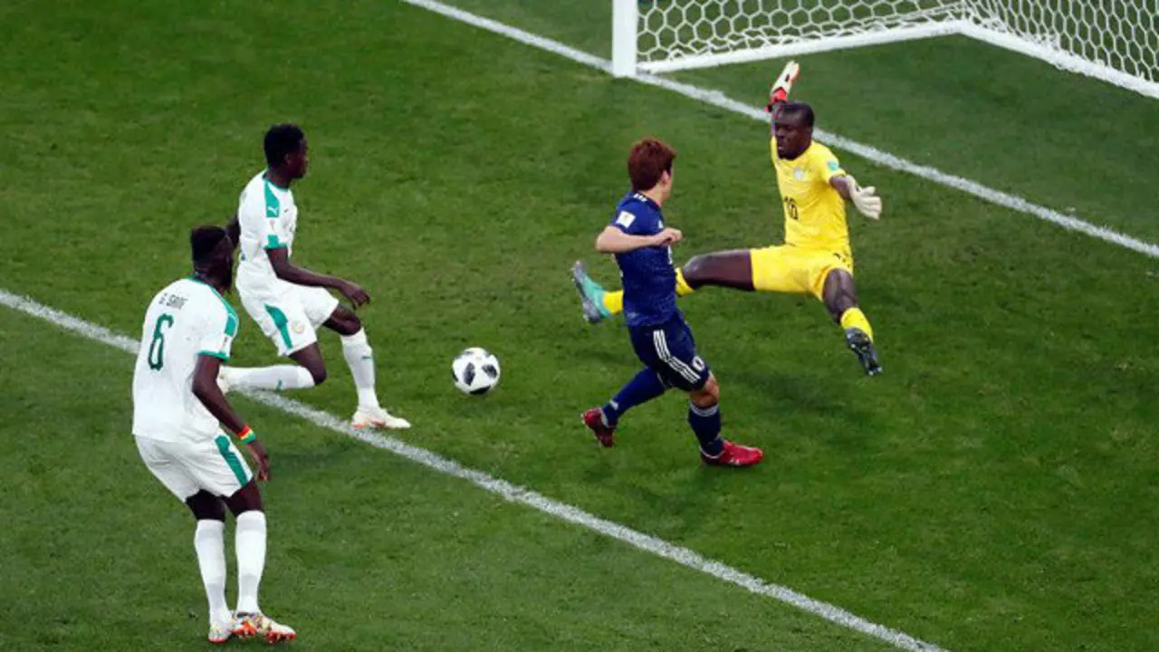 Una de las imágenes del partido entre Senegal y Japón. EFE