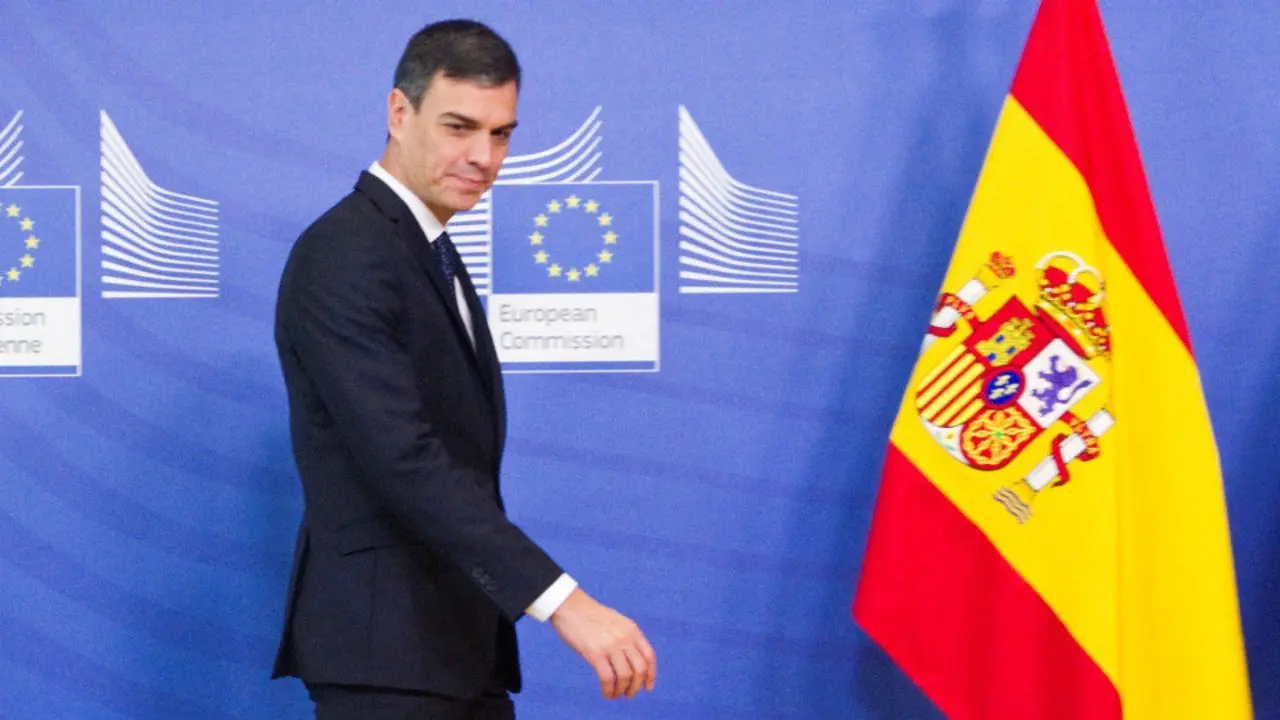El jefe del Gobierno español, Pedro Sánchez, se reunió este jueves en Bruselas con el presidente de la Comisión Europea, Jean Claude Juncker. HORST WAGNER (EFE)