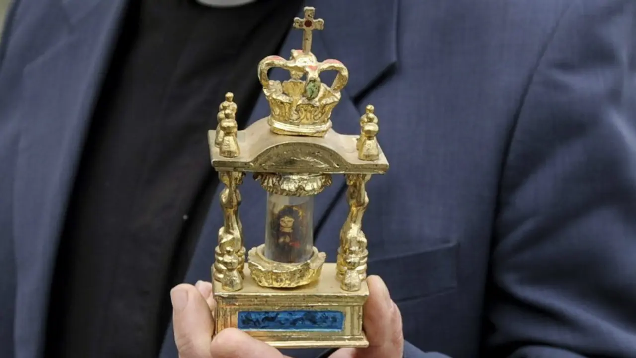 Una réplica de la Virxe de Cristal. AEP