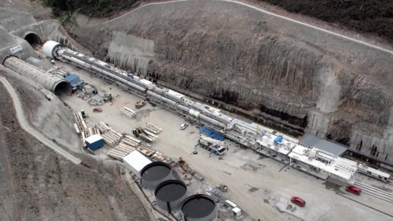 Obras del AVE en el túnel de Bolaños. ARCHIVO