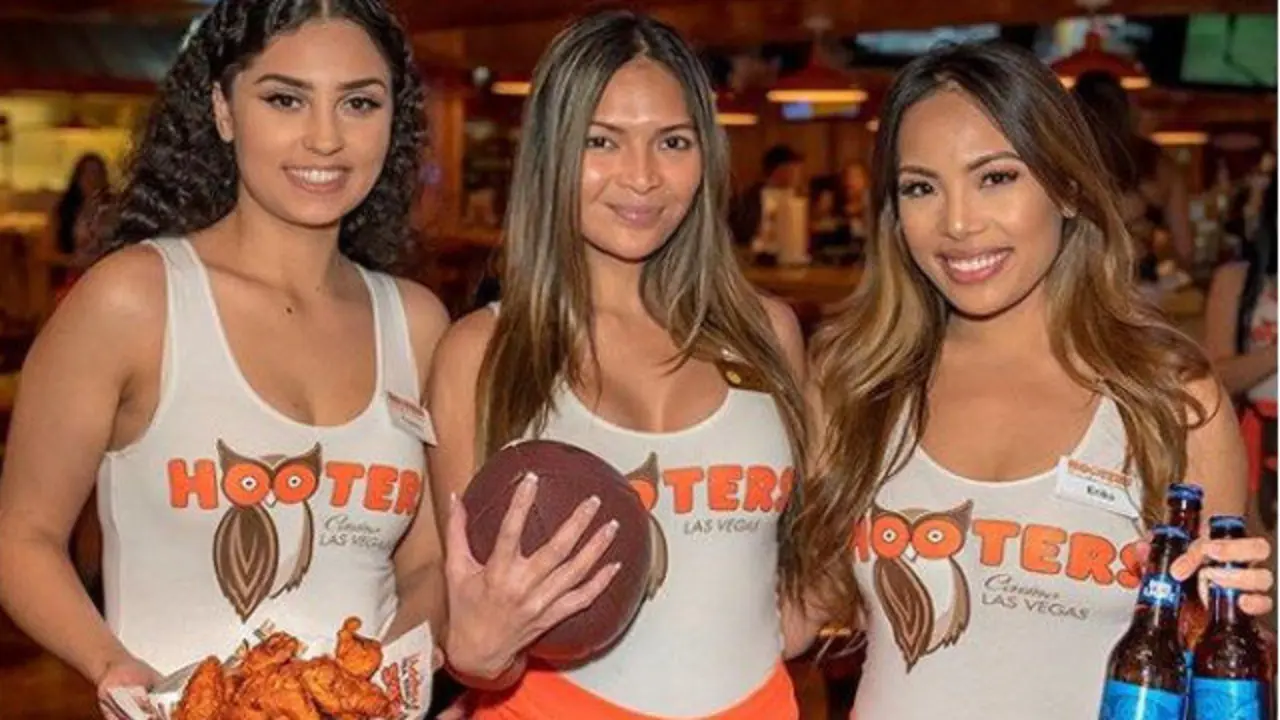 Imagen de camareras de Hooters en su Instagram. HOOTERS