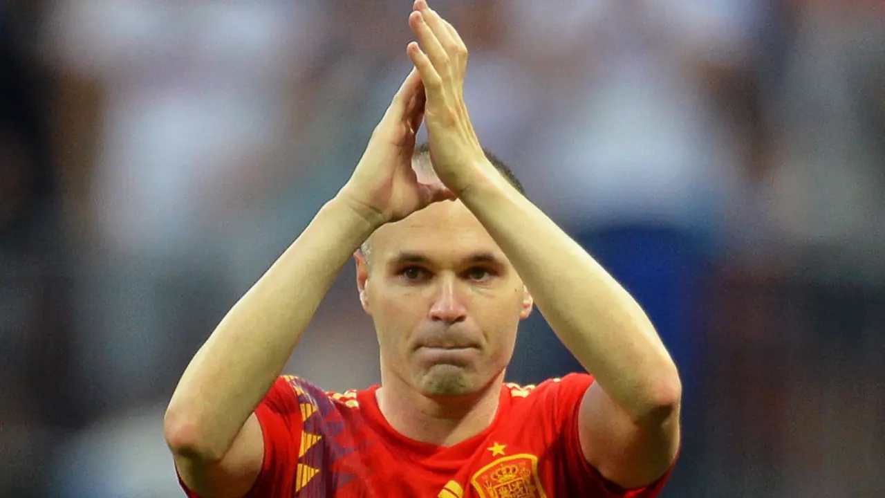 Andrés Iniesta, tras su último partido como internacional.PETER POWEL (EFE) 