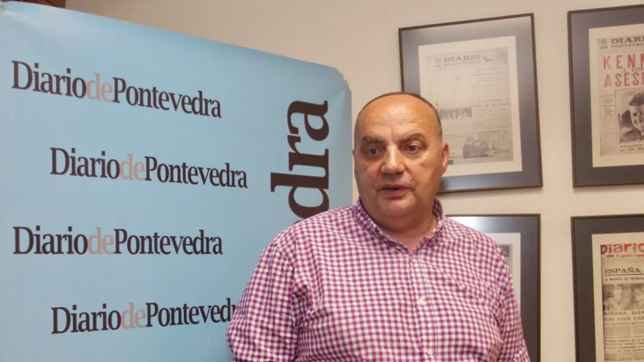 Manuel Fernández Padín, en la redacción de Diario de Pontevedra. DAVID FREIRE