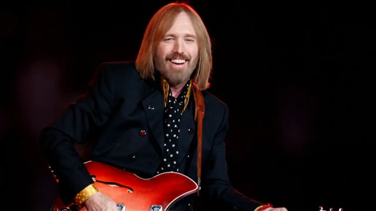 Tom Petty durante su actuación en el medio tiempo de la Super Bowl XLII en Arizona (EE UU). TANNEN MAURY (EFE).