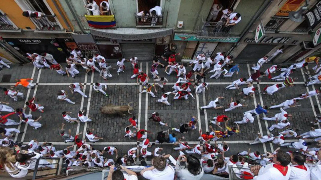 Encierro de un San Fermín. RODRIGO JIMÉNEZ (EFE)