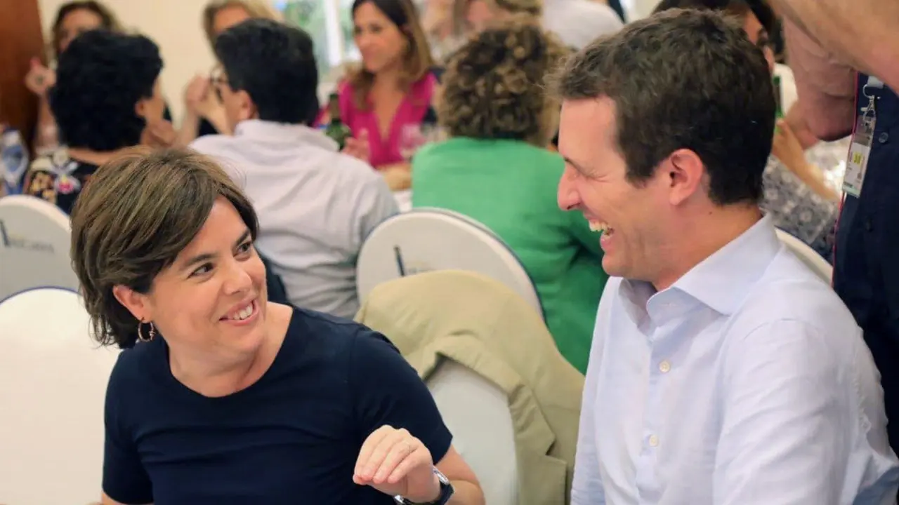 Soraya Sáenz de Santamaría y Pablo Casado. EFE