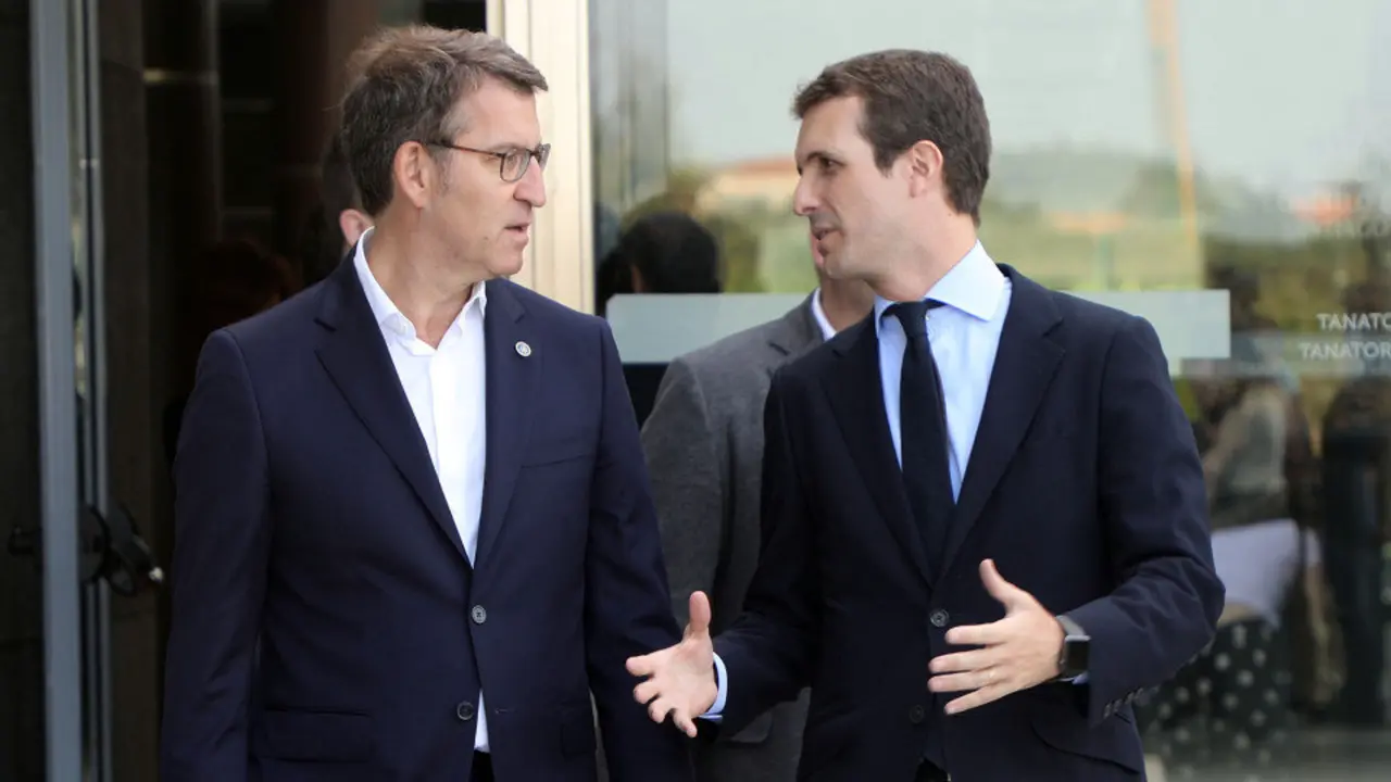 Alberto Núñez Feijóo y Pablo Casado. PEPE FERRÍN