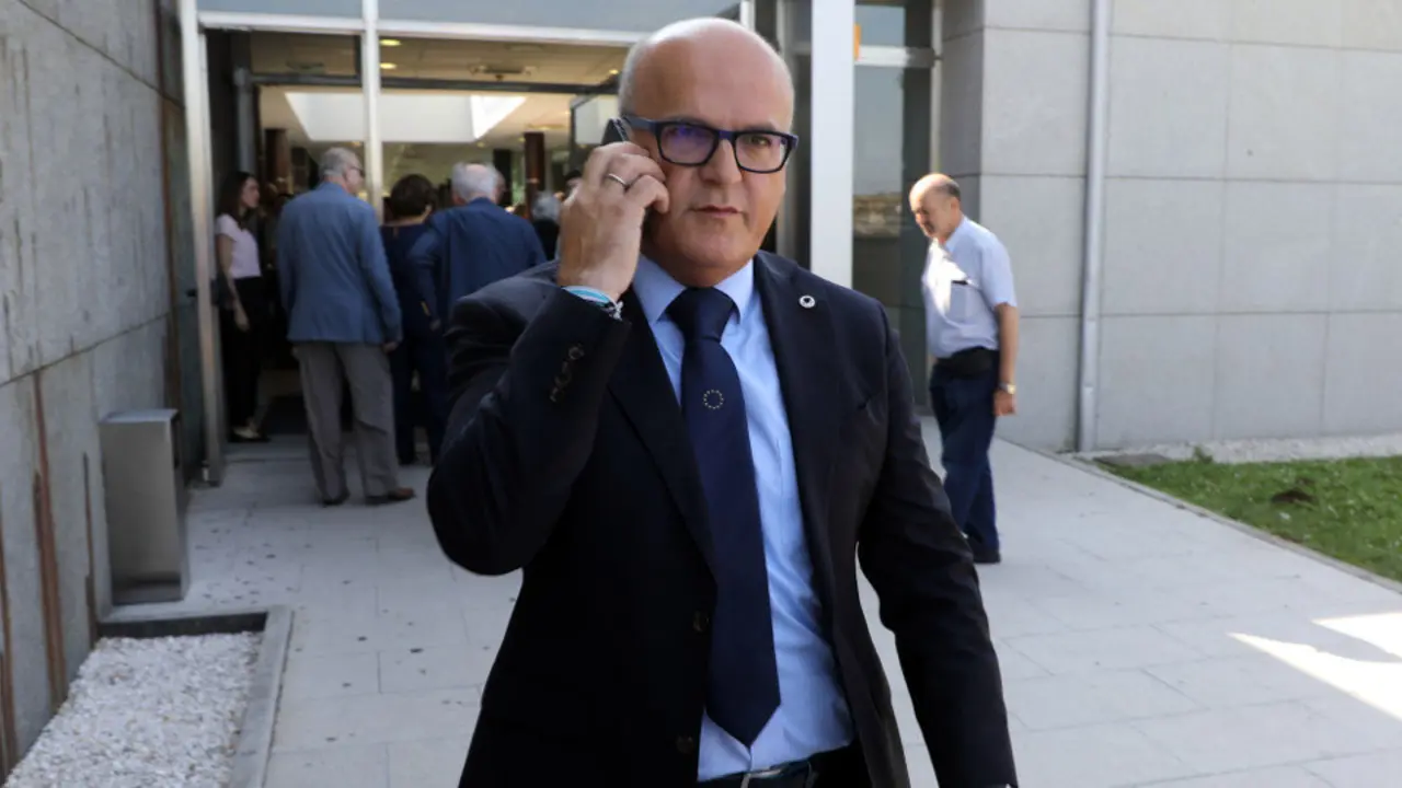 Manuel Baltar, en el funeral de Fernández Albor. PEPE FERRÍN