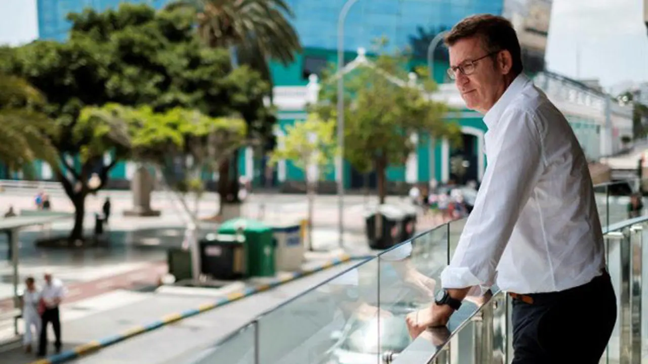 Feijóo, en Gran Canaria, tras reunirse con el presidente regional Asier Antona. ÁNGEL MEDINA G