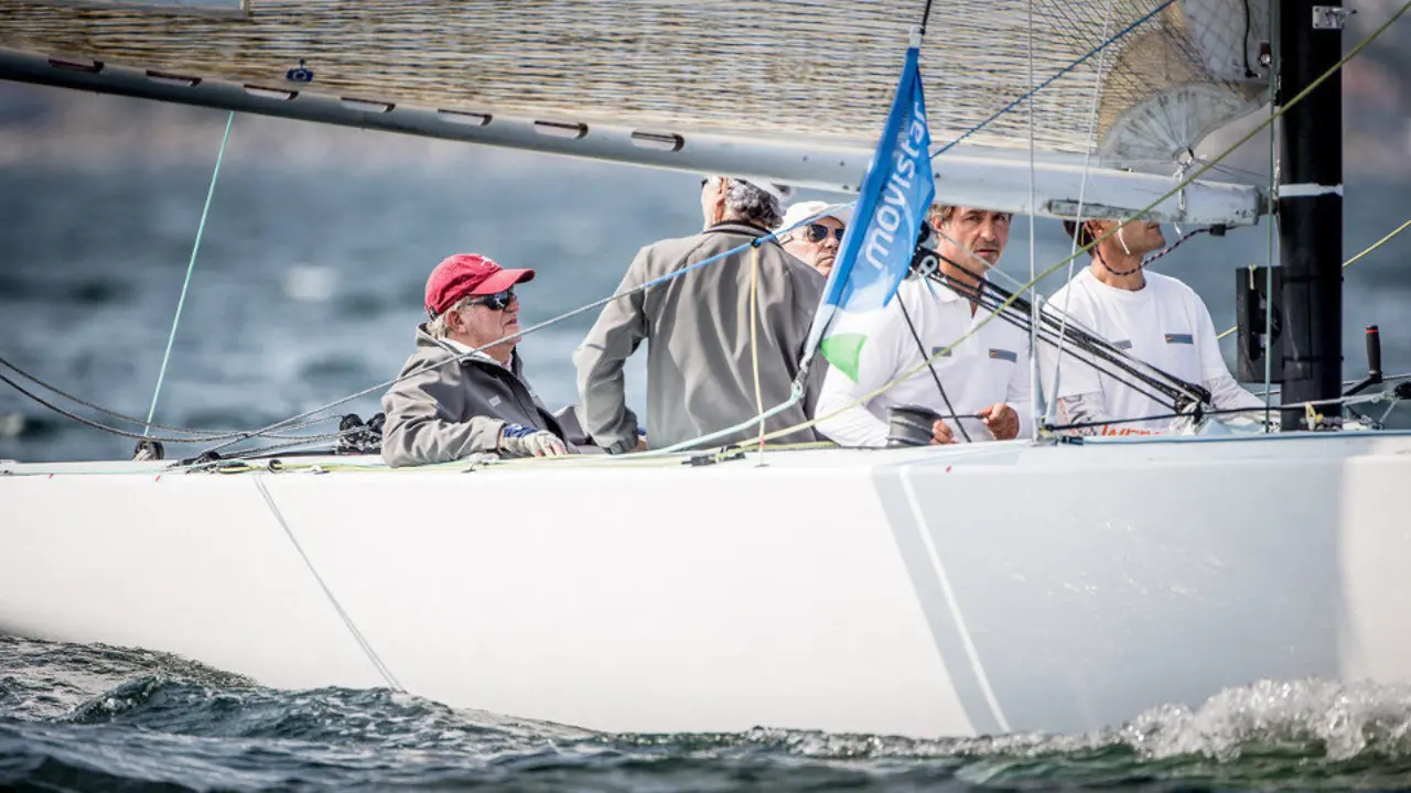 Juan Carlos I durante una regata el año pasado. ADP