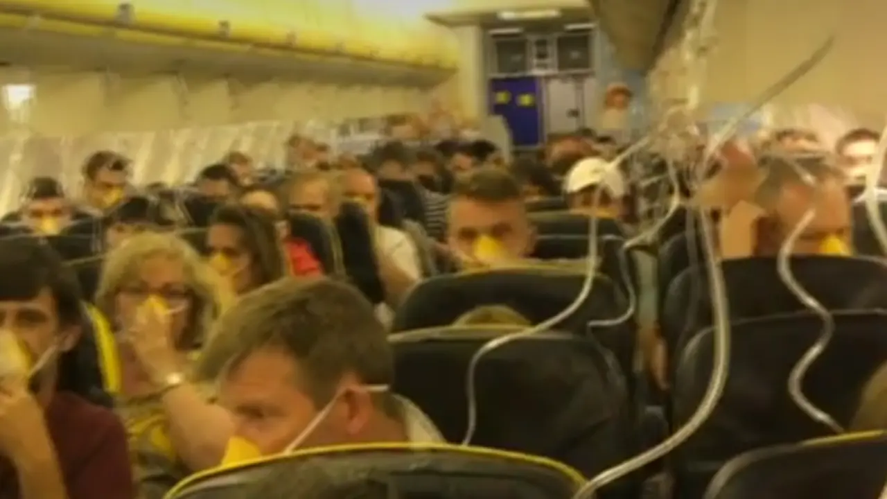 Captura del vídeo del aterrizaje de emergencia de Ryanair.