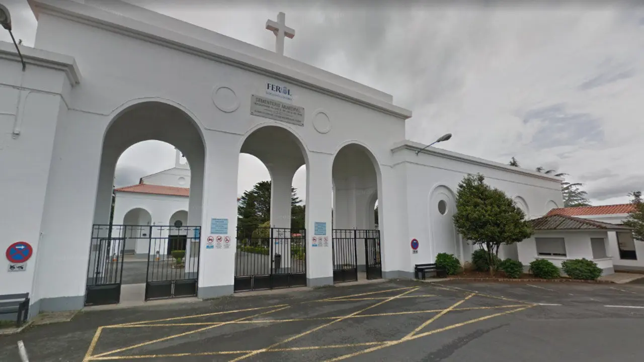 Entrada del cementerio ferrolano de Catabois