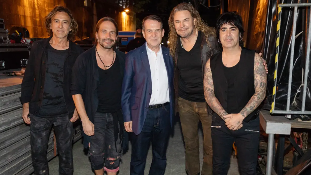 Abel Caballero junto a la banda Maná. TWITTER