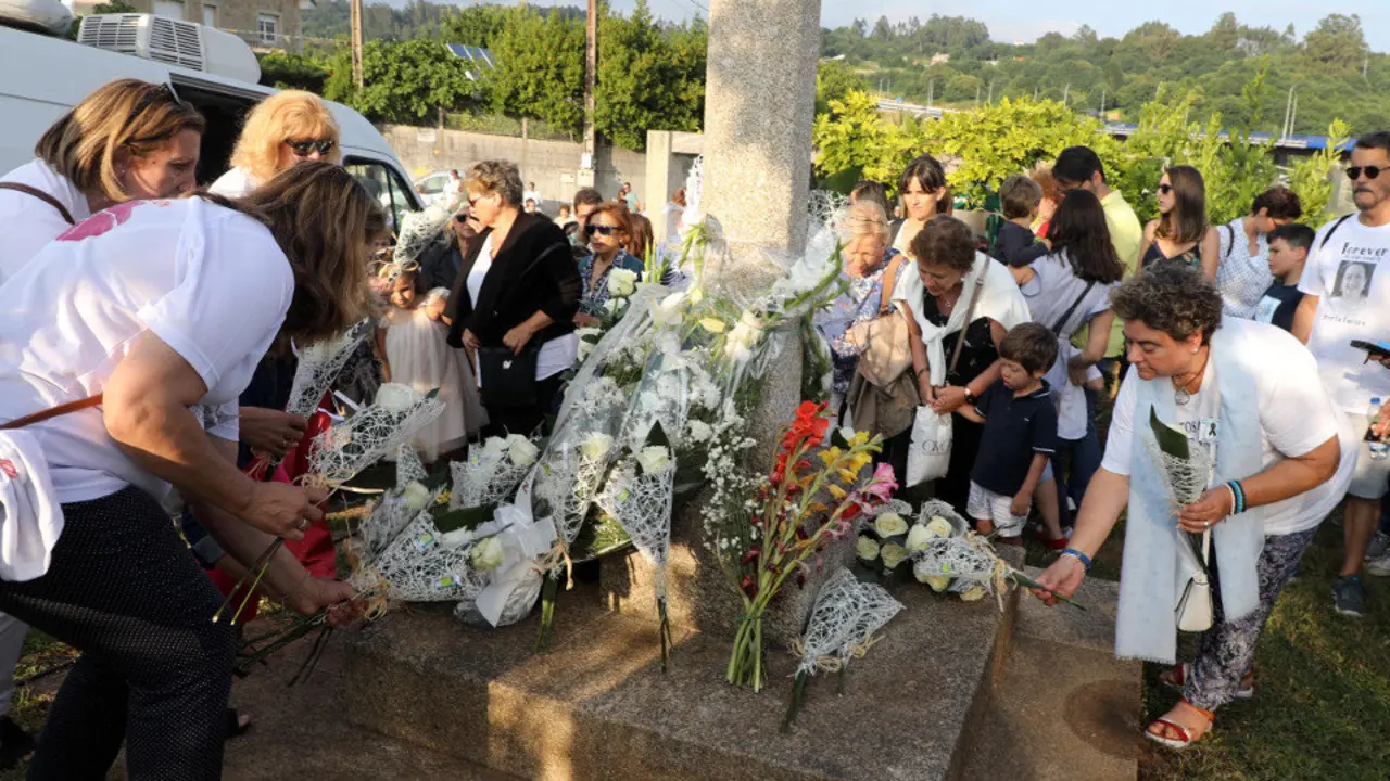 Homenaje a las víctimas del Alvia en Angrois. PEPE FERRÍN (AGN)