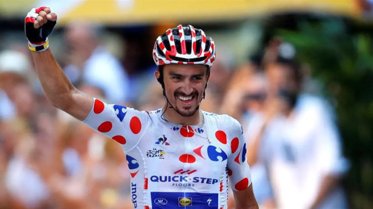 Alaphilippe celebra su victoria. KIM LUDBROOK (EFE)