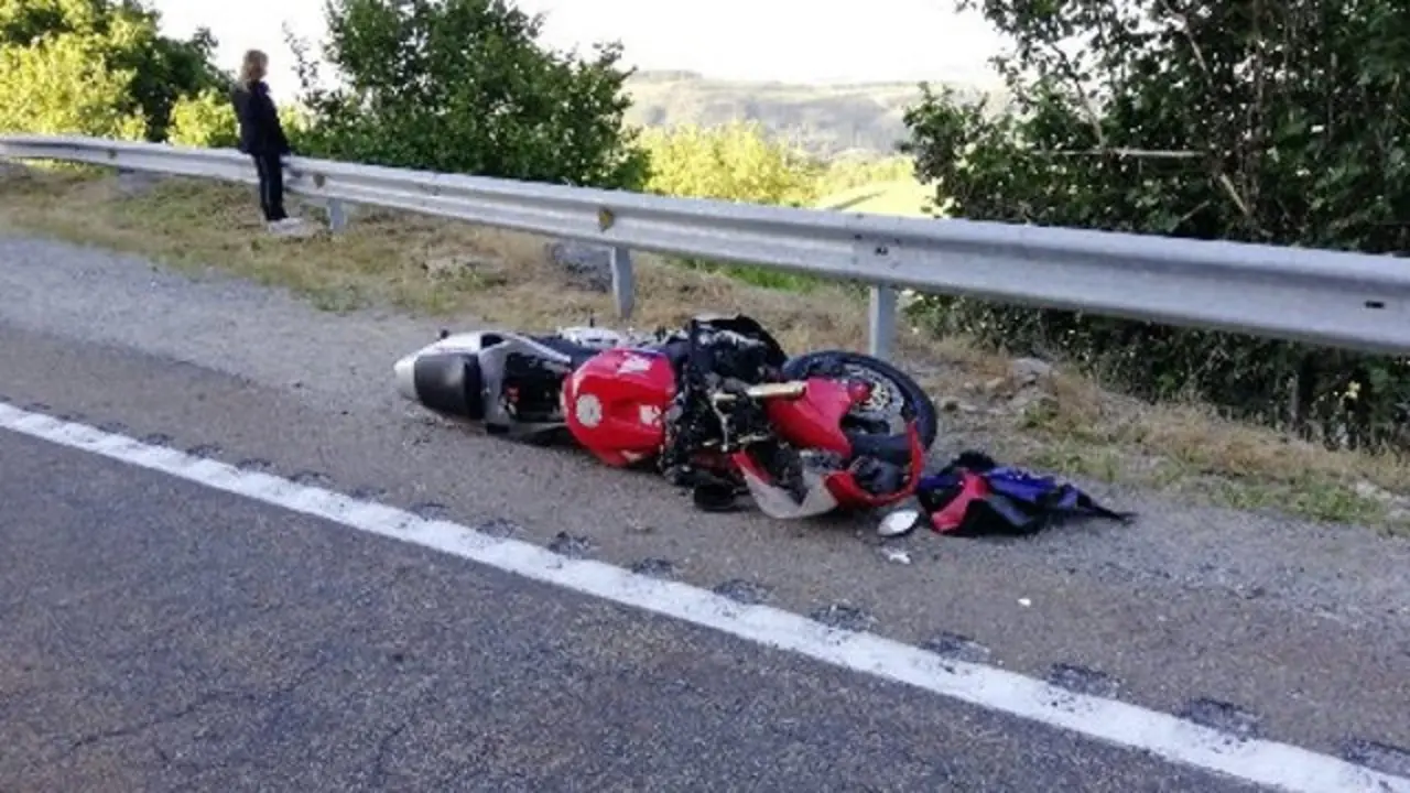 La moto damnificada. EP (accidente en Pedrafita)