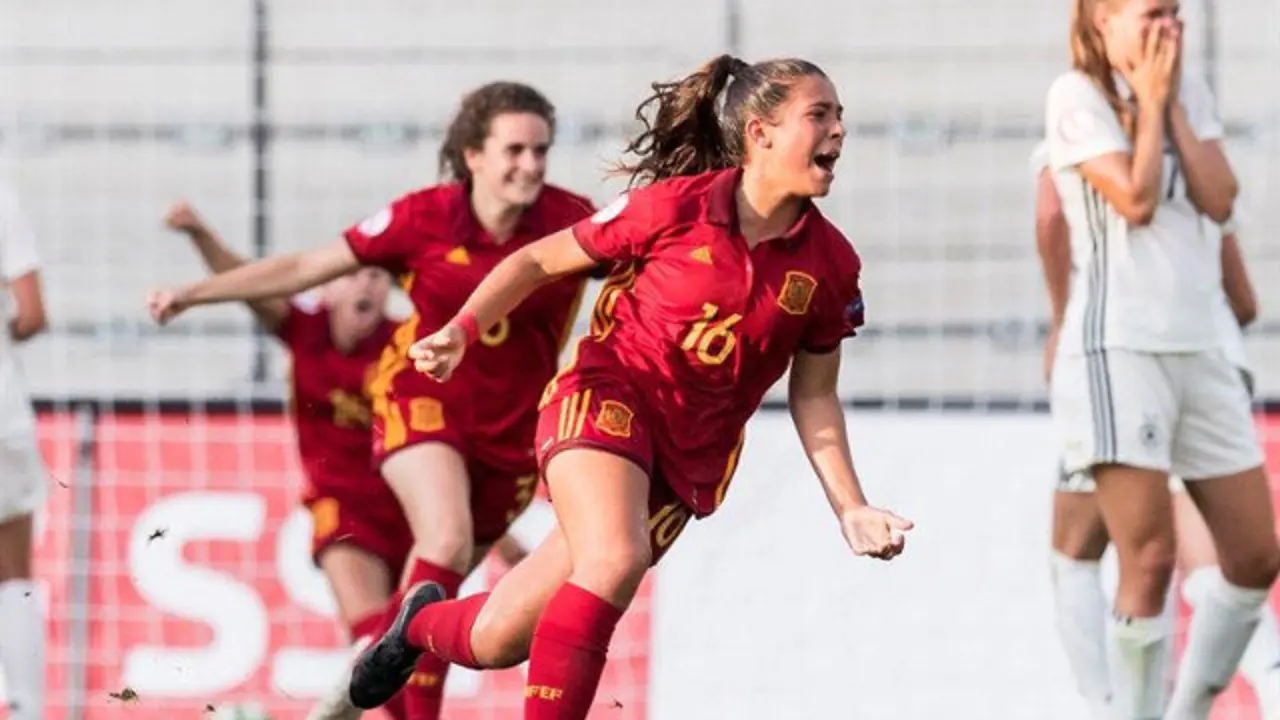 Las jugadoras españolas celebran el gol. ALESSANDRO DELLA VALLE (EFE)