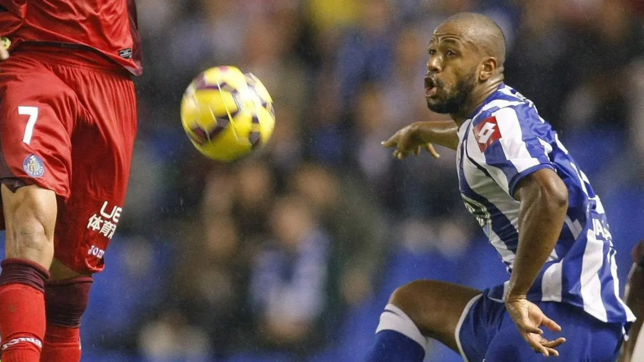 El hasta ahora central brasileño Sidnei del Dépor. ARCHIVO