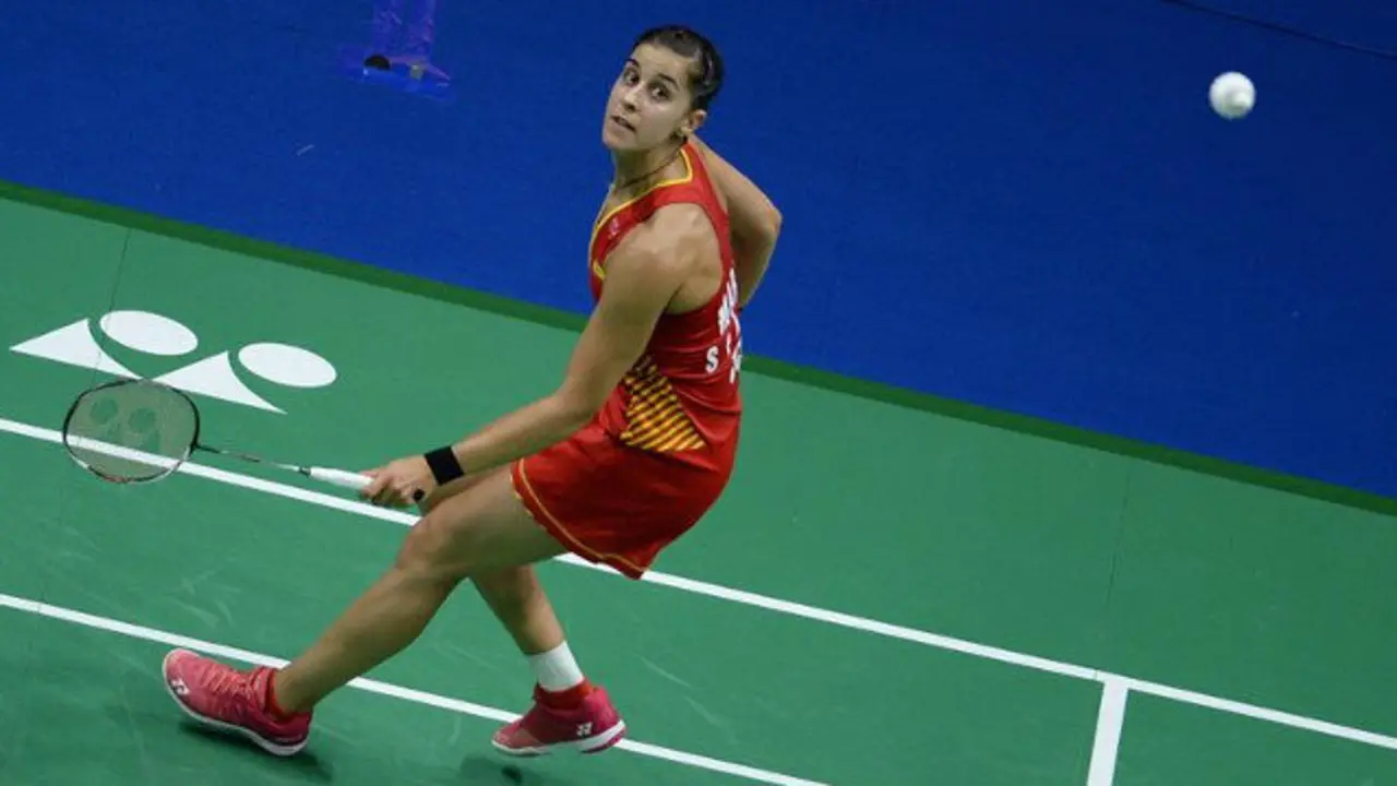 Carolina Marín, durante el partido contra Saina Nehwal. SUSAN LIU (EFE)