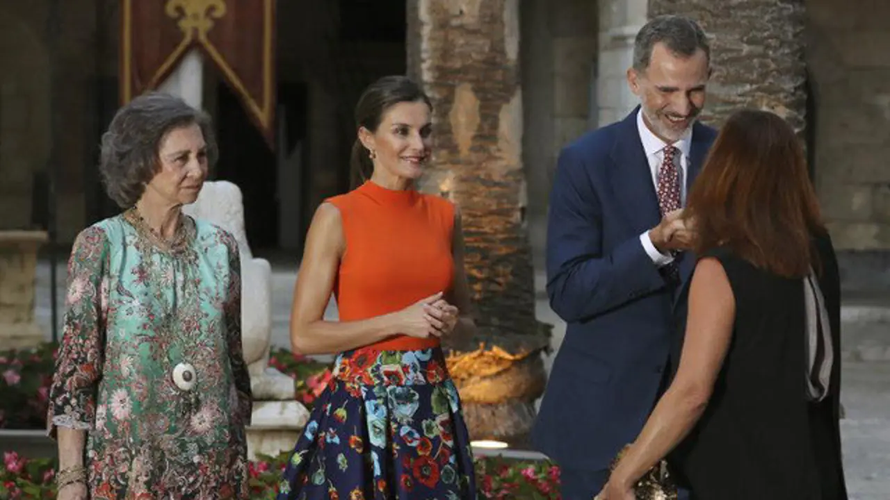 Los Reyes recibieron a los representantes de todos los sectores de la sociedad balear. BALLESTEROS