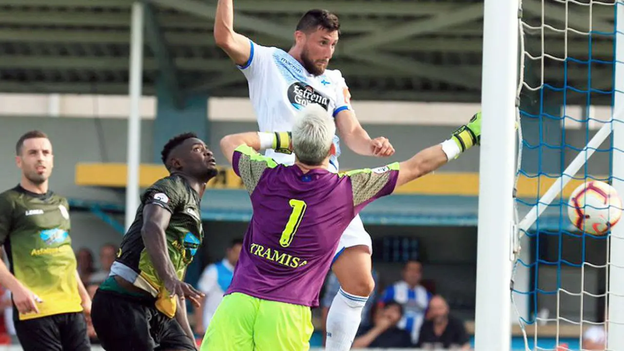 El Deportivo se impuso al Langreo en Cantarrana. TWITTER (@RCDeportivo)