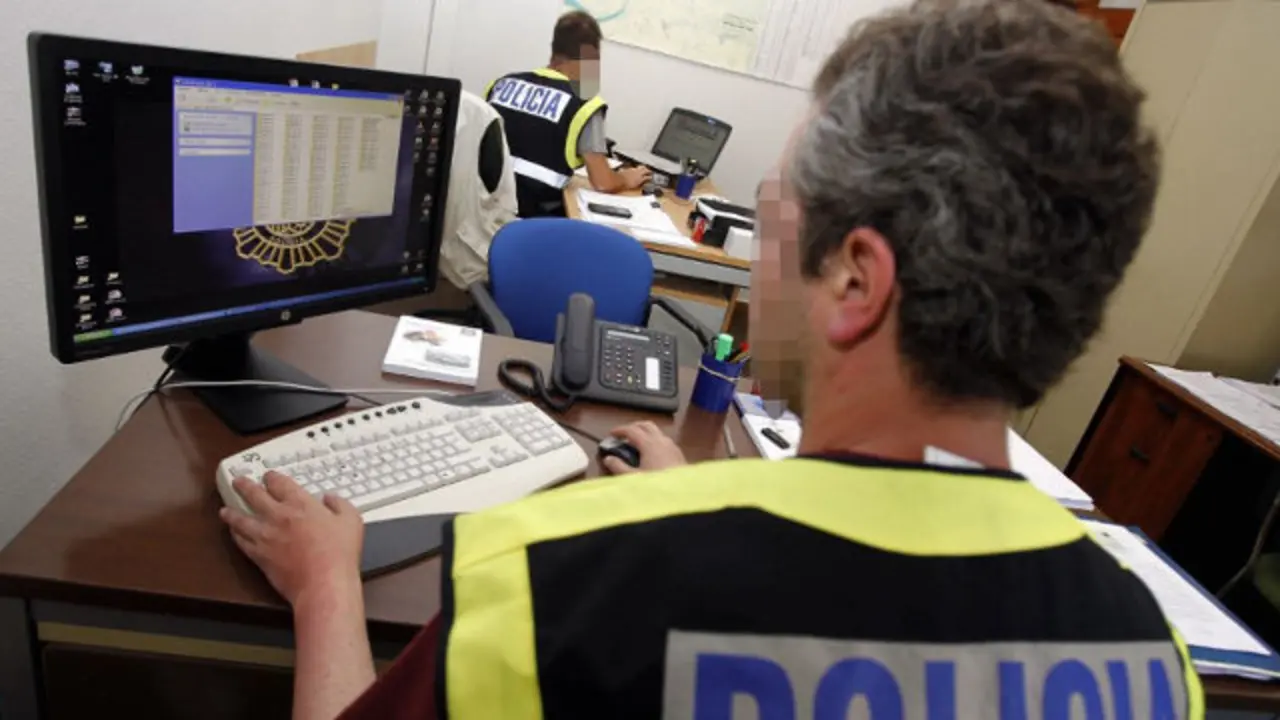 Investigadores del cibercrimen. AEP