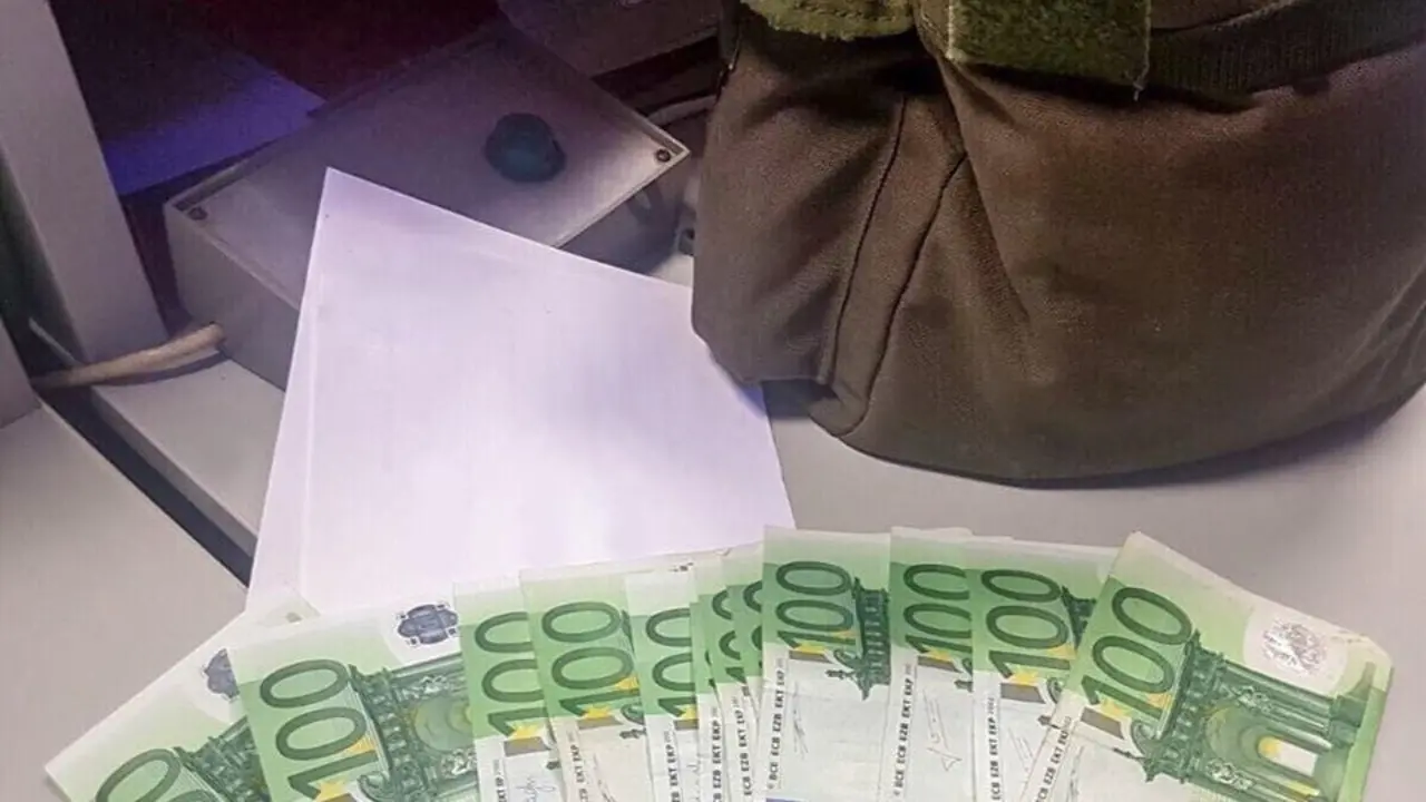 Macuto entregado en la Policía de Palma. TWITTER