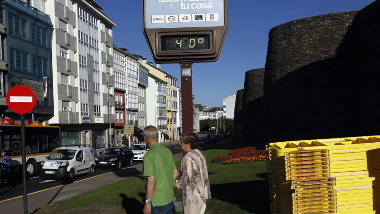 Es imprescindible tomar precauciones para evitar los golpes de calor. EP