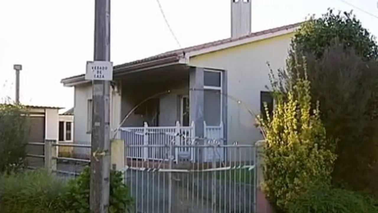 Casa de Paderne afectada por el incendio. CRTVG