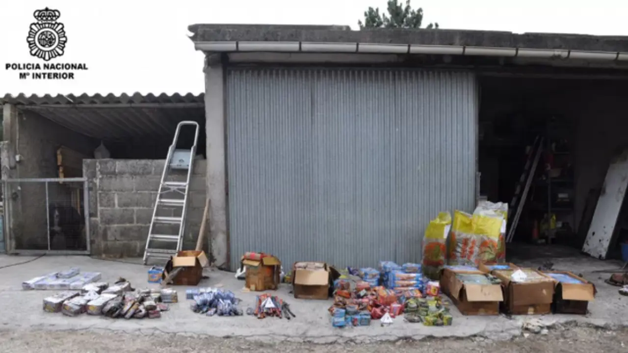 Material explosivo incautado en una finca de Ourense. POLICÍA NACIONAL