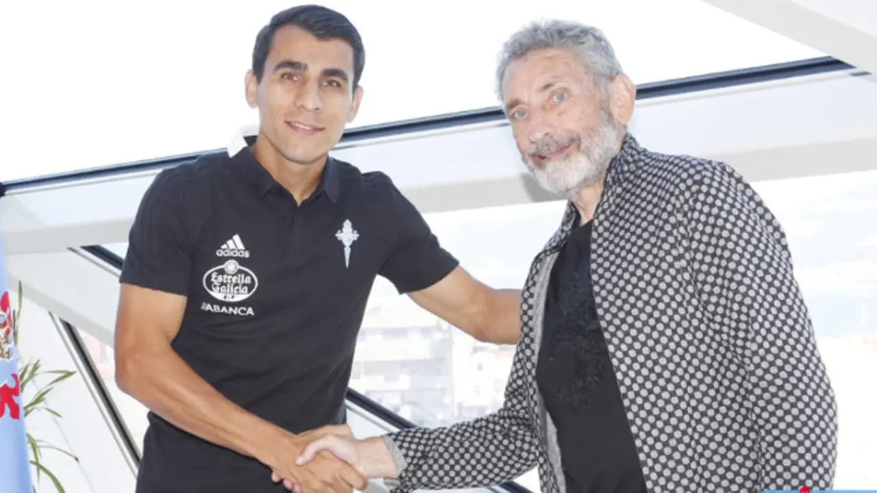 Júnior Alonso y Carlos Mouriño, este martes. RC CELTA DE VIGO