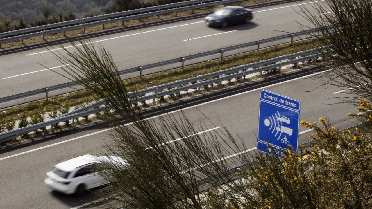 Tráfico recuerda que el pasado año fallecieron 400 personas en las carreteras. JOE ÁLVEZ