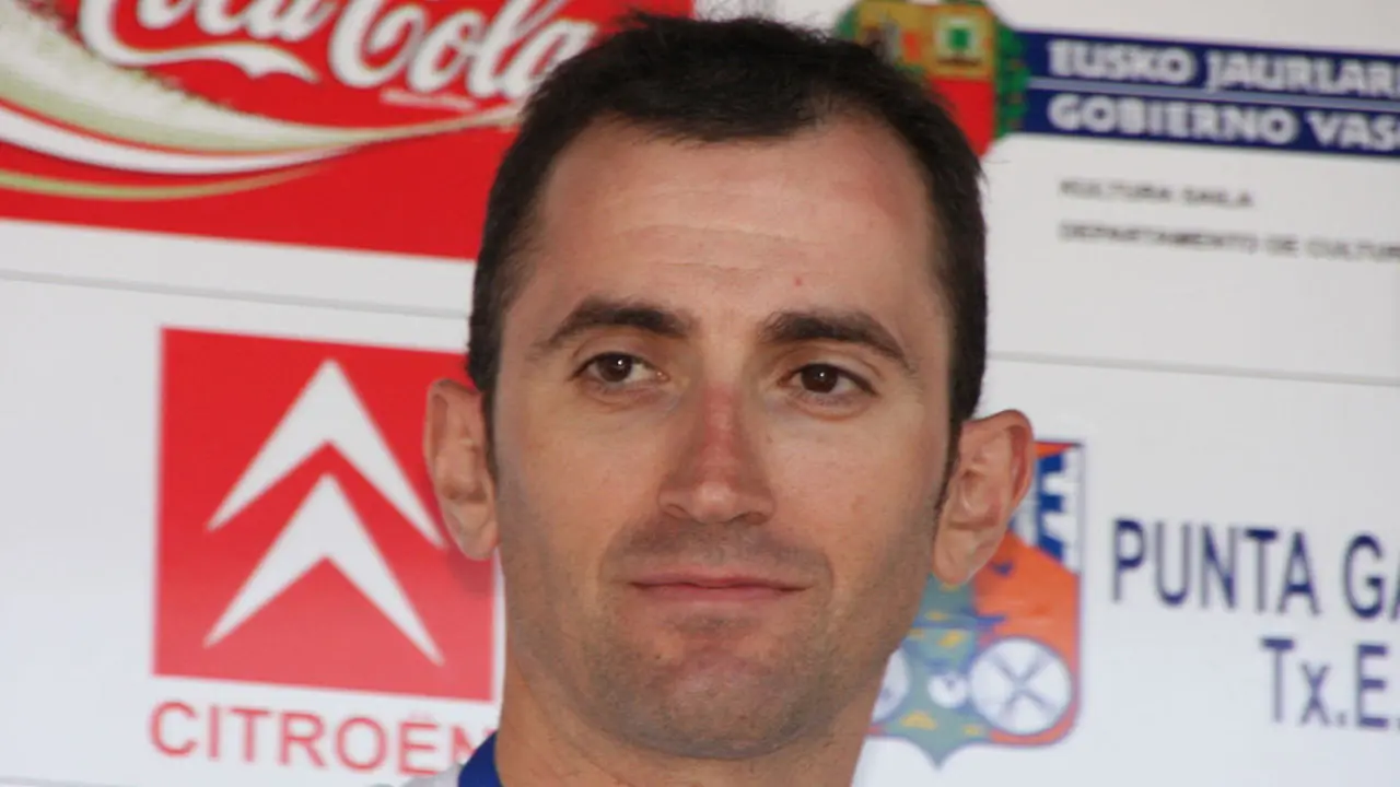 Javier Otxoa. WIKIPEDIA