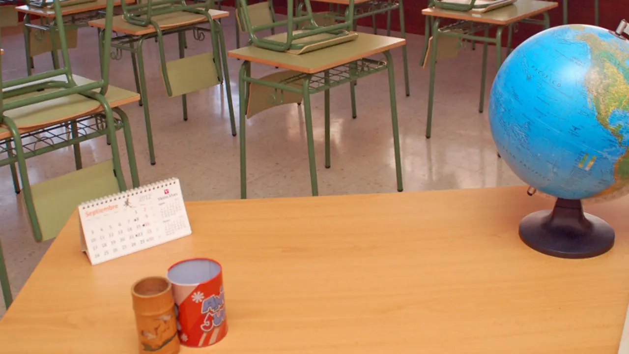 Un aula vacía. ALBA SOTELO - Portada