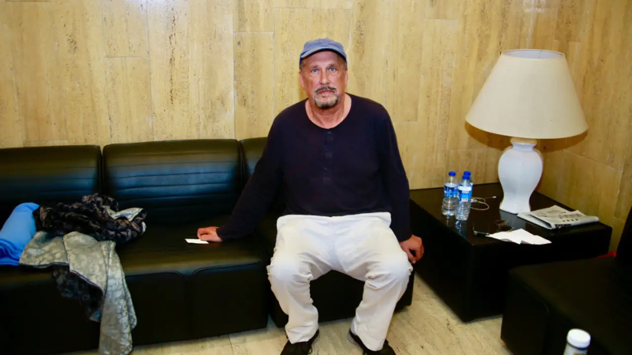 Luis Emilio Batallán, en el Colegio de Médicos de Pontevedra. CHRISTIAN FERNÁNDEZ