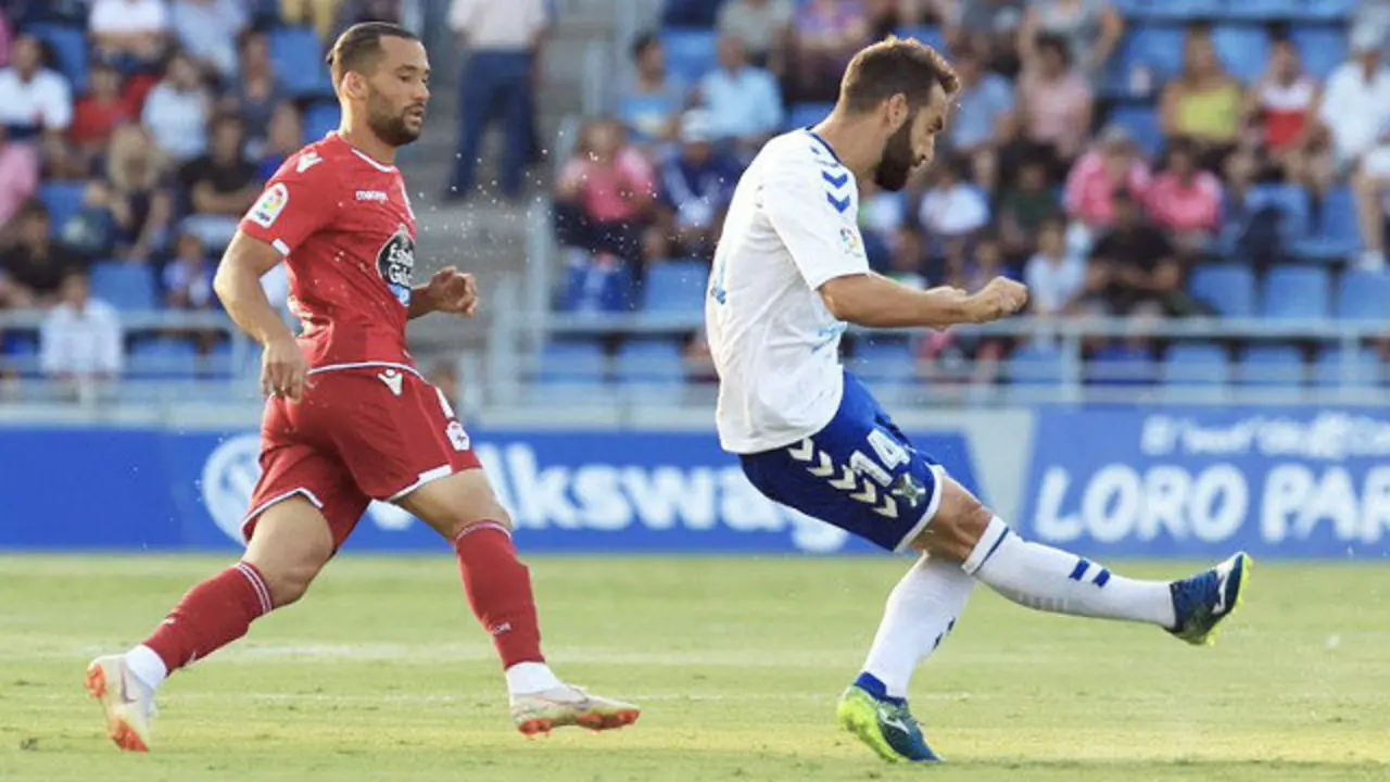 Un lance del Tenerife-Deportivo.TWITTER (@RCDeportivo)