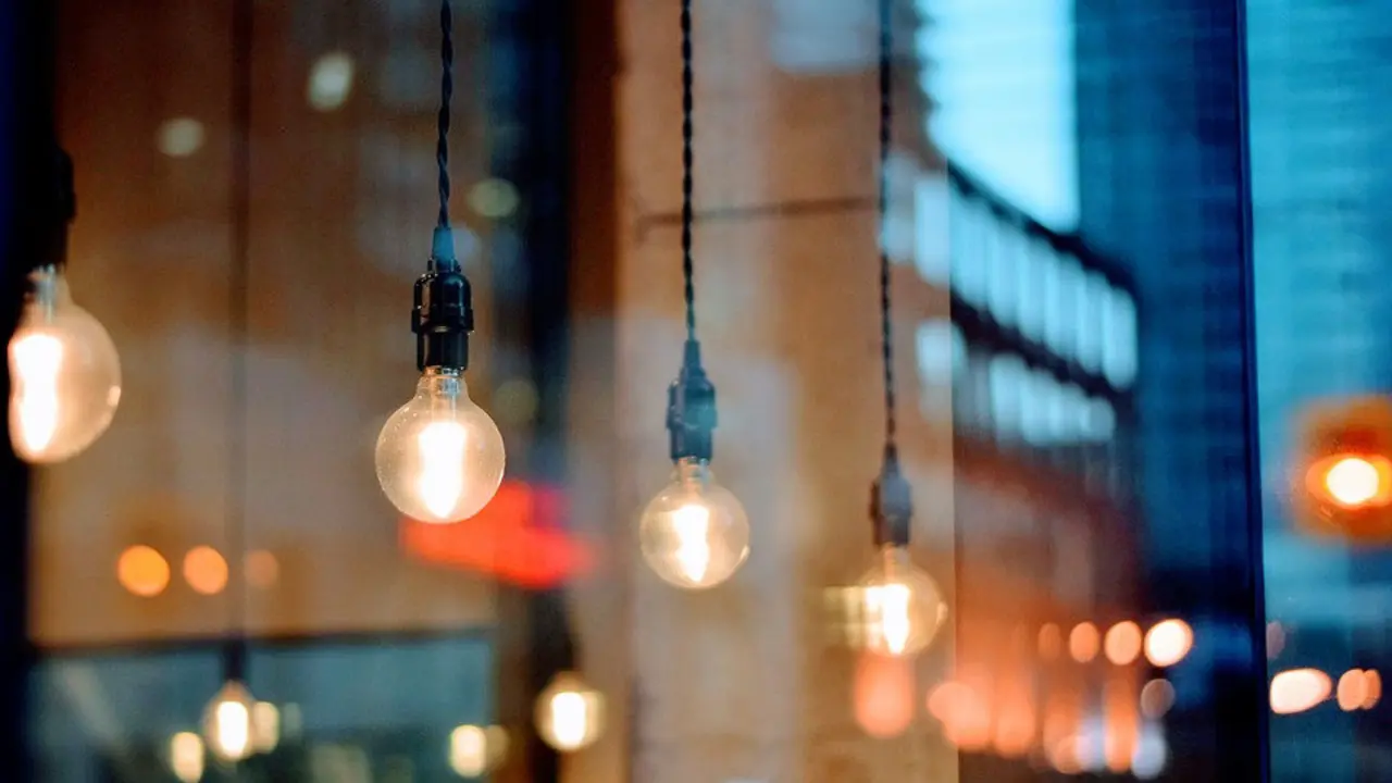 El precio de la luz alcanzó su máximo anual este miércoles. EP