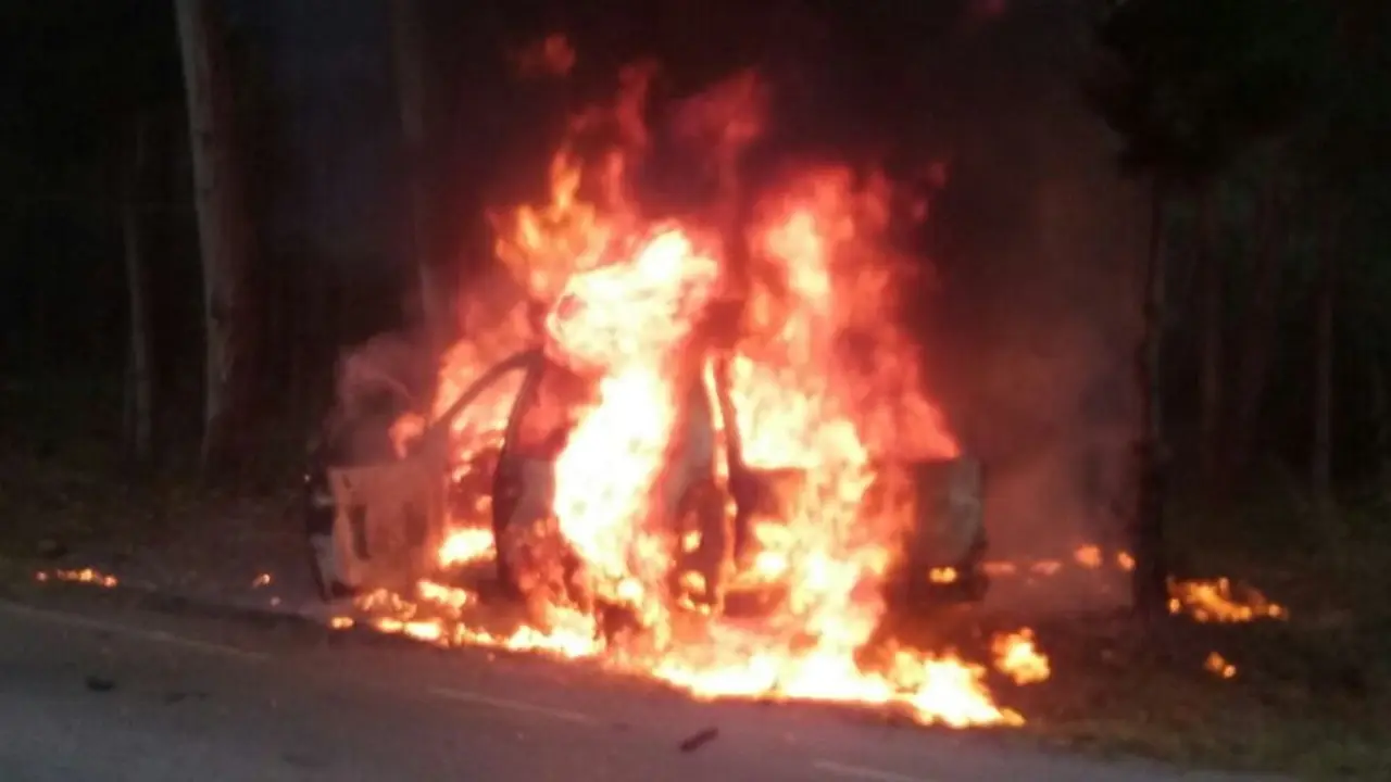 Arde un coche en Begonte
