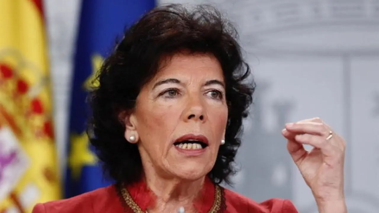 La portavoz del Gobierno y ministra de Educación, Isabel Celaá. EFE