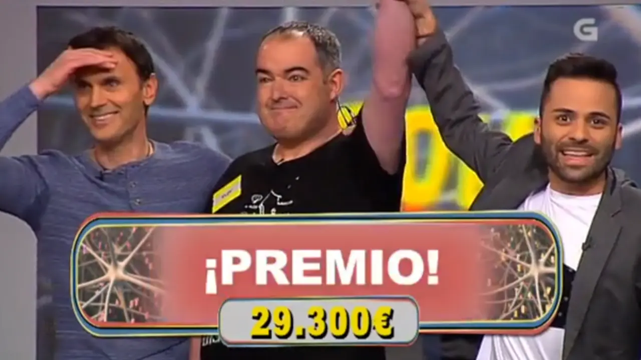 Eloy de Riotorto tras gañar o bote no concurso &#39;Coma un allo&#39;. TVG