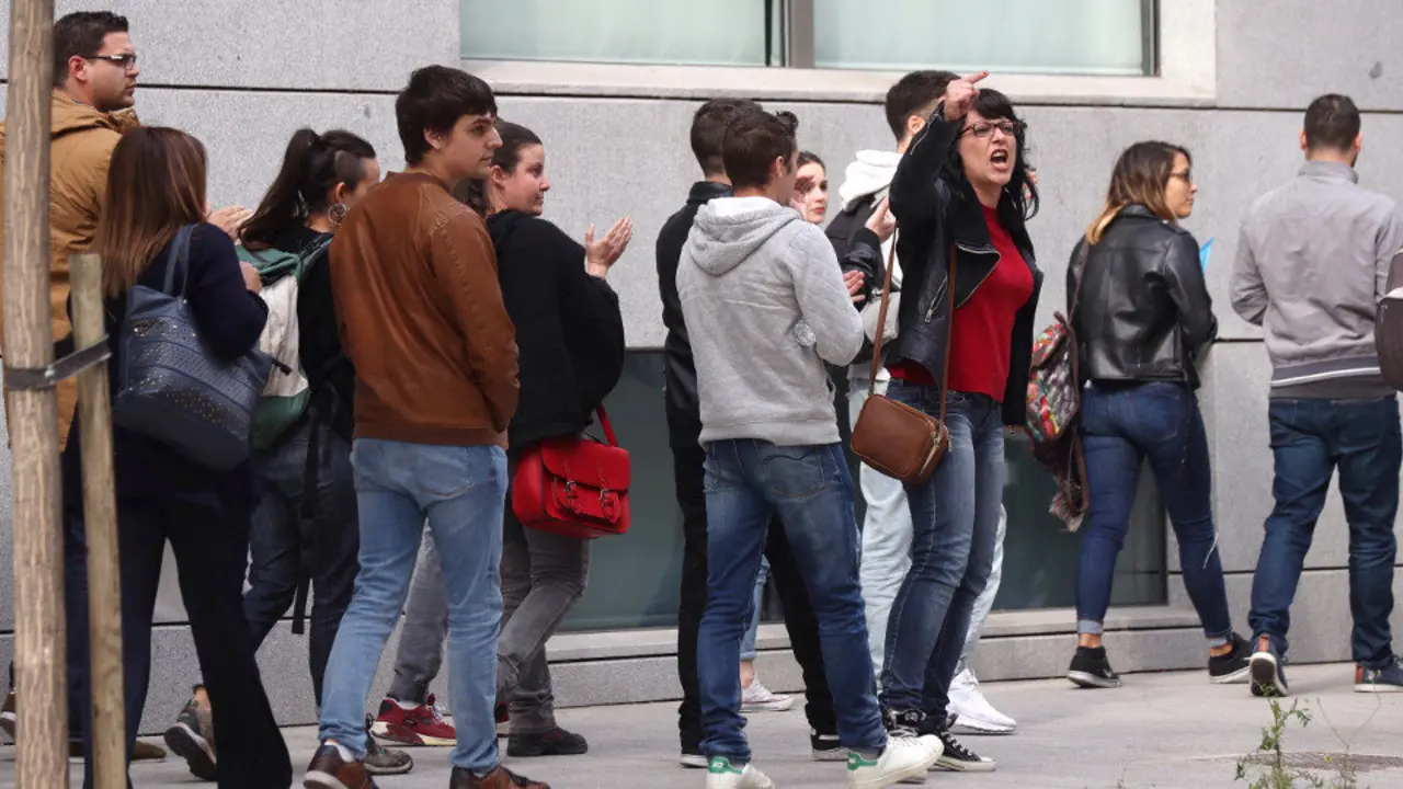 Miembros del grupo La Insurgencia a su salida de la Audiencia Nacional, el pasado año. KIKO HUESCA (EFE)