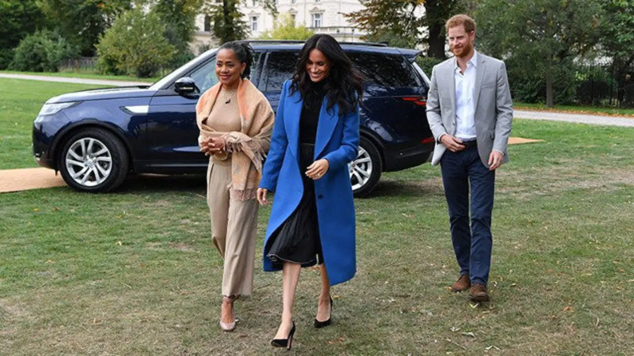 Doria Ragland, Meghan Markle y el príncipe Enrique. TWITTER