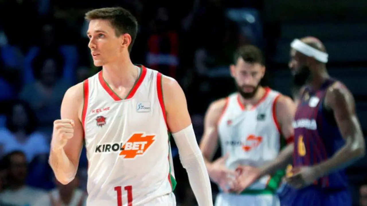 Matt Janning celebra la victoria ante el Barcelona. XOÁN REY (EFE)